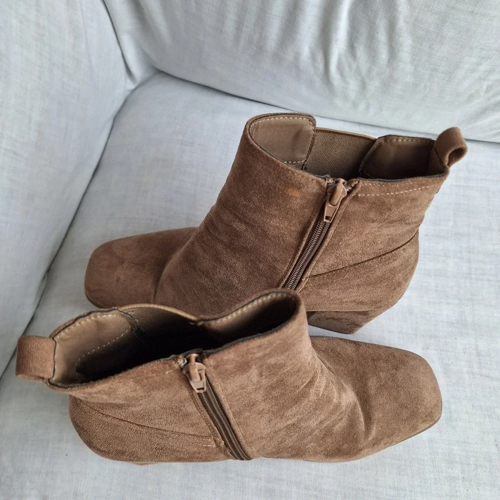 Women's US 10 Tan Heels Ankle boots Booties‎ Pierre Dumas Cammy Classic Chelsea